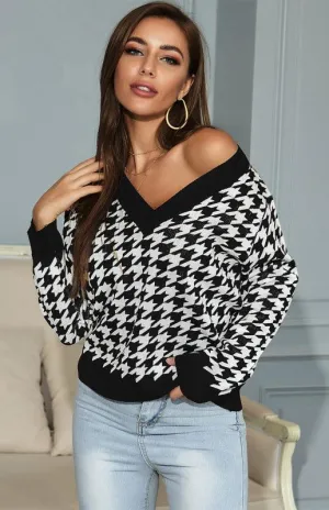 Chic Black Houndstooth V-Neck Sweater - Women's Fashion Elegance