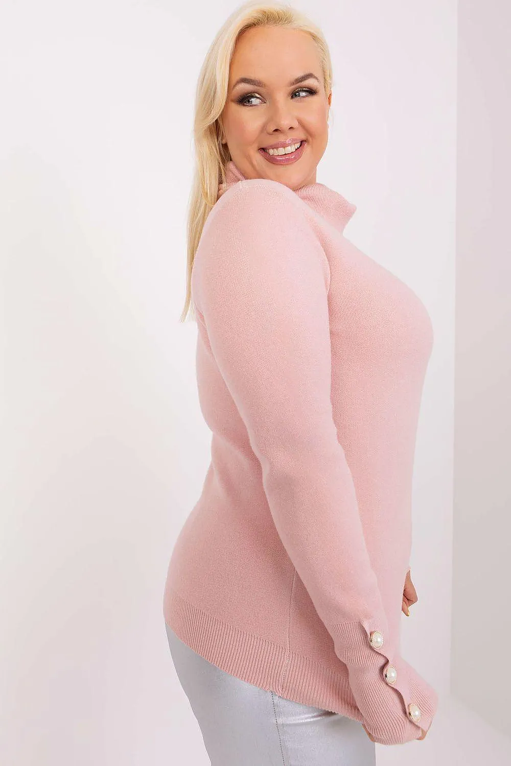 Chic Plus Size Turtleneck Sweater for Trendsetting Women