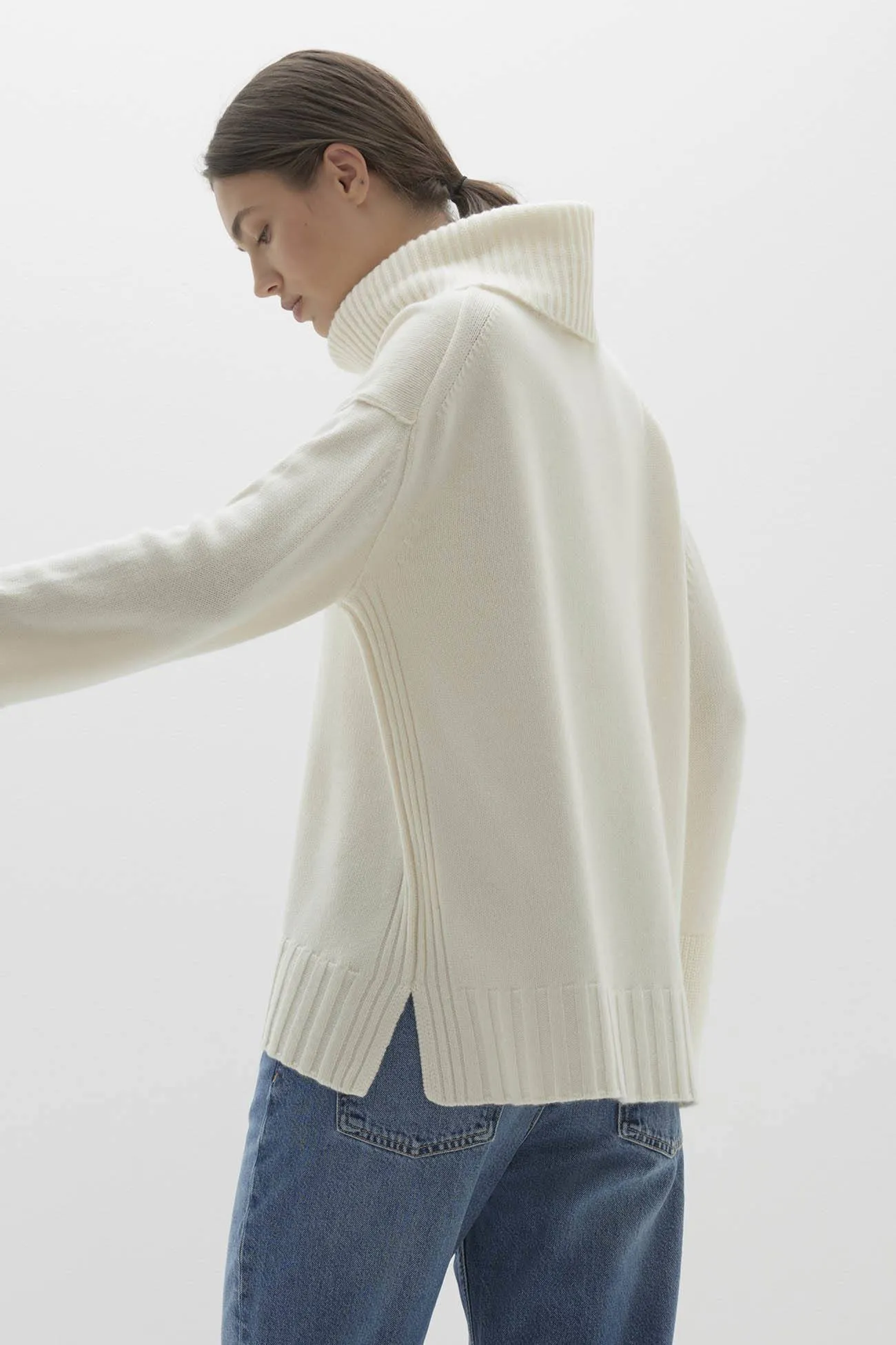 JANINE TURTLENECK CASHMERE SWEATER