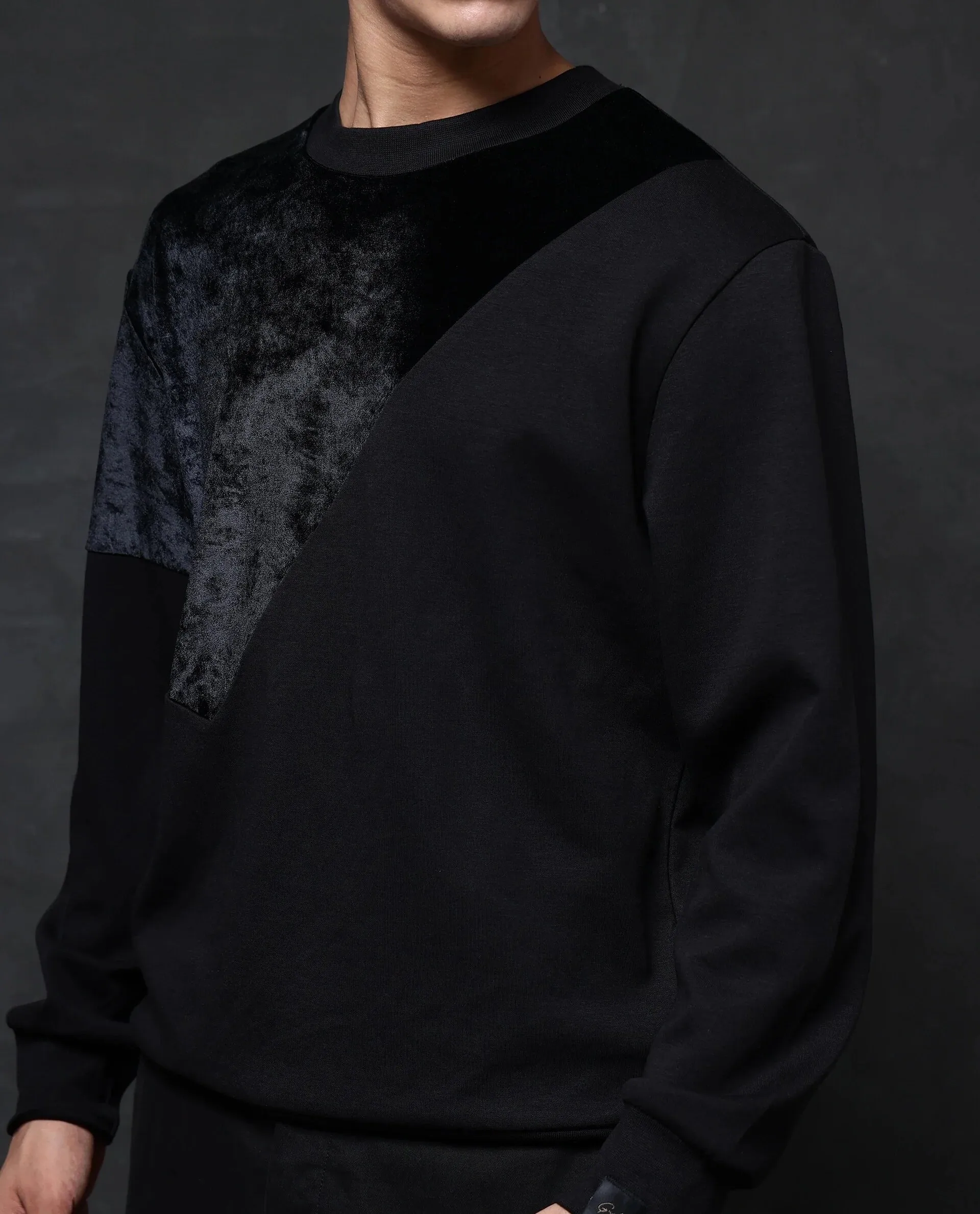 Rare Rabbit Men Roe Black Full Sleeve Crew Neck Velvet Cut and Sew Premium Sweatshirt